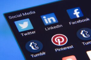 アラサー女性が半年以内に結婚するためのFacebookバレない婚活アプリの比較は？