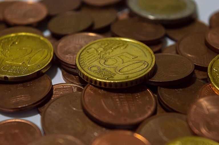 マッチングアプリの比較、料金はどれくらいが妥当？